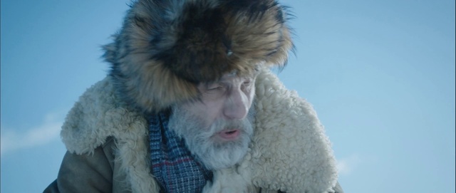 Video Reference N0: Head, Sky, Cap, Fur clothing, Animal product, Ushanka, Headgear, Feather, Natural material, Hat