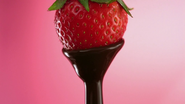 Video Reference N9: Food, Liquid, Fruit, Strawberry, Ingredient, Natural foods, Strawberries, Seedless fruit, Berry, Drink