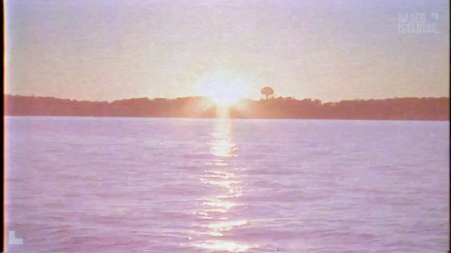Video Reference N1: Water, Sky, Water resources, Atmosphere, Afterglow, Nature, Cloud, Sunlight, Dusk, Lake