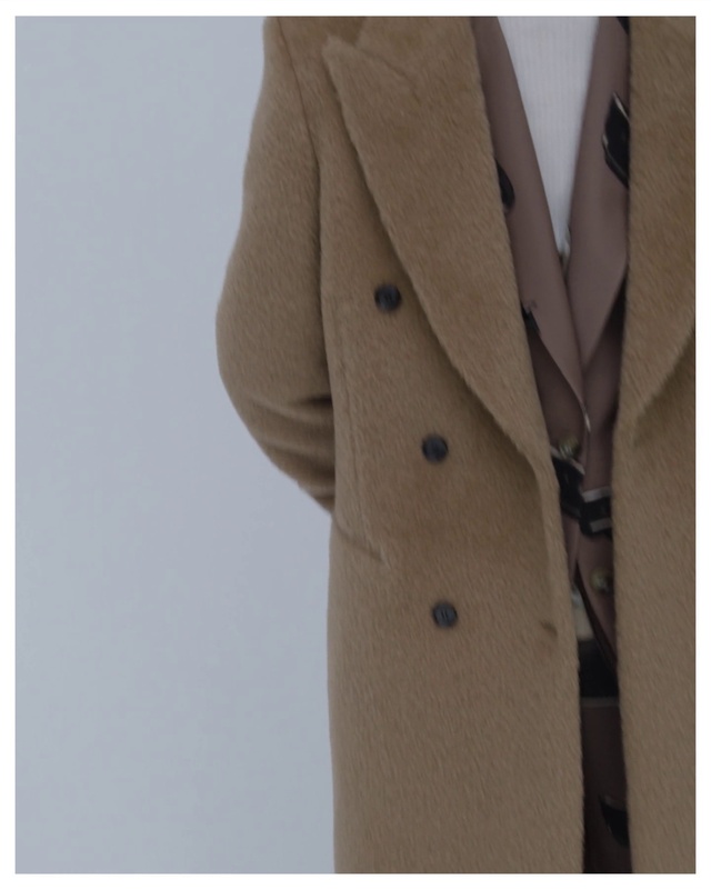 Video Reference N4: Overcoat, Dress shirt, Coat, Sleeve, Collar, Street fashion, Suit, Beige, Trench coat, Blazer