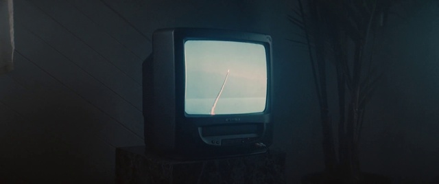 Video Reference N1: Sky, Television set, Television, Gas, Automotive lighting, Tints and shades, Display device, Electric blue, Computer monitor accessory, Darkness