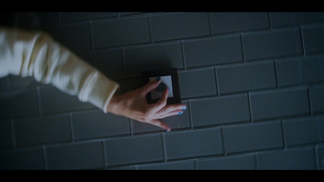 Video Reference N1: Gesture, Wood, Floor, Flooring, Rectangle, Wrist, Tints and shades, Gadget, Thumb, Hardwood