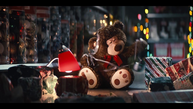 Video Reference N4: Window, Toy, Entertainment, Event, Performing arts, Stuffed toy, Carmine, City, Sweetness, Animation