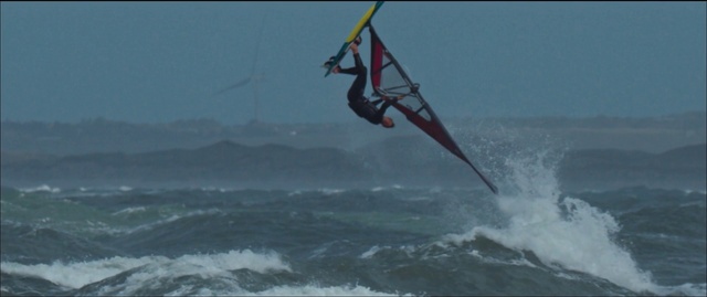 Video Reference N0: Water, Surfing, Active shorts, Surfboard, Sky, Surfing Equipment, Knee, Watercraft, Recreation, Wind