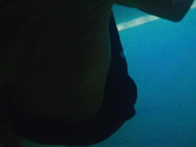 Video Reference N2: Water, Tints and shades, Rectangle, Electric blue, Human leg, Knee, Darkness, Underwater, Shadow, Magenta
