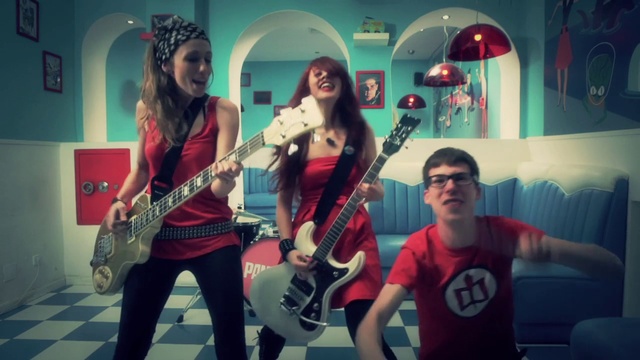 Video Reference N3: Jeans, Musical instrument, Band plays, Guitar, Microphone, String instrument, Musician, Guitar accessory, String instrument, Shorts