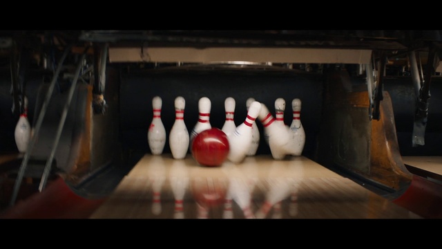 Video Reference N1: Bowling, Bowling pin, Bowling equipment, Sports equipment, Bowling ball, Ball, Wood, Ball game, Tints and shades, Indoor games and sports