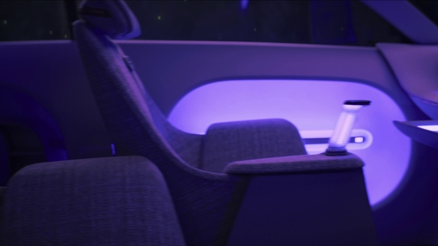 Video Reference N2: Blue, Purple, Automotive lighting, Automotive design, Violet, Magenta, Tints and shades, Vehicle door, Electric blue, Gas