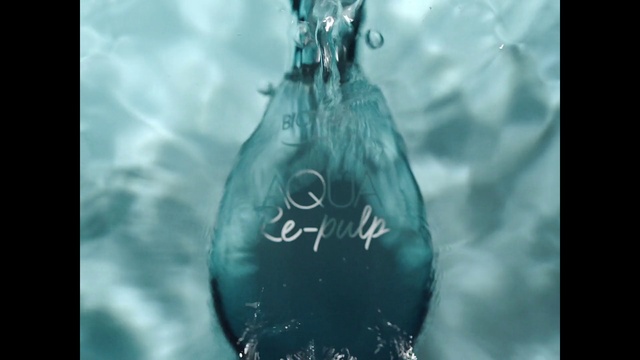 Video Reference N2: Water, Liquid, Fluid, Organism, Font, Electric blue, Drop, Transparent material, Moisture, Glass