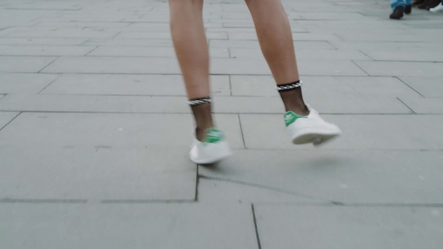 Video Reference N1: Dress, Knee, Flooring, Thigh, Sportswear, Foot, Human leg, Calf, Electric blue, Street fashion