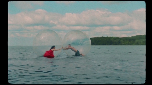 Video Reference N4: Water, Cloud, Sky, Outdoor recreation, Lake, Happy, Recreation, Leisure, Horizon, Calm