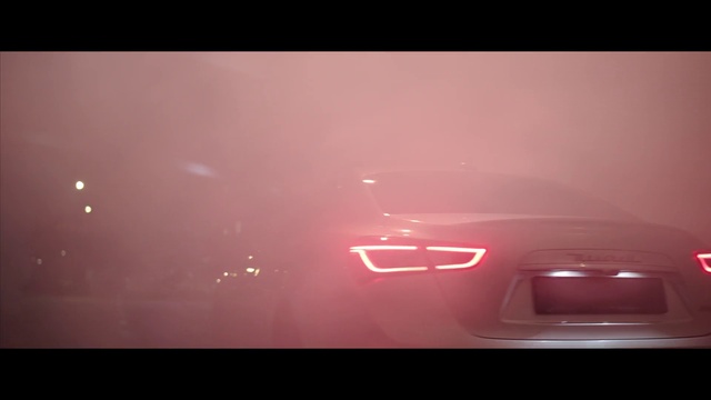 Video Reference N0: Automotive tail & brake light, Automotive lighting, Car, Automotive design, Amber, Vehicle, Automotive exterior, Personal luxury car, Tints and shades, Magenta