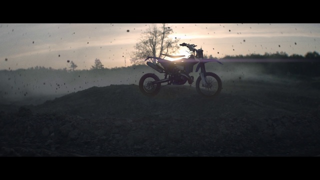 Video Reference N0: Tire, Wheel, Sky, Motorcycle, Automotive tire, Vehicle, Motocross, Cloud, Flash photography, Tree