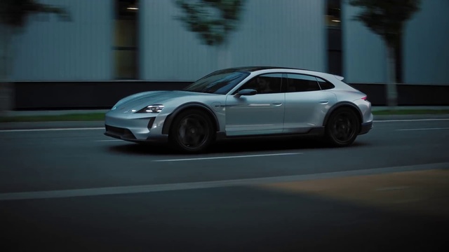Video Reference N5: Tire, Wheel, Vehicle, Automotive tire, Hood, Automotive lighting, Car, Alloy wheel, Bumper, Motor vehicle