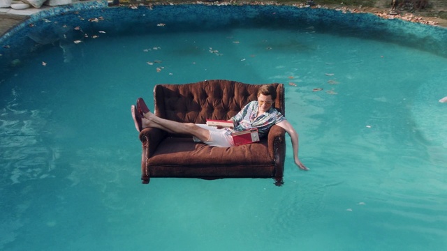 Video Reference N0: Water, Blue, Azure, Swimming pool, Human body, Tree, Comfort, Outdoor furniture, Flash photography, Mammal