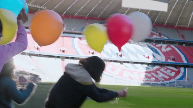 Video Reference N2: Balloon, Pink, Community, Party supply, Leisure, Fun, Grass, Event, Happy, Recreation