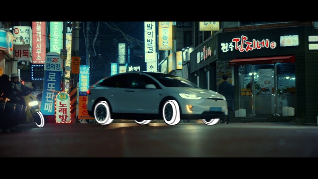Video Reference N4: Automotive parking light, Tire, Car, Wheel, Vehicle, Automotive lighting, Automotive tire, Motor vehicle, Automotive design, Alloy wheel