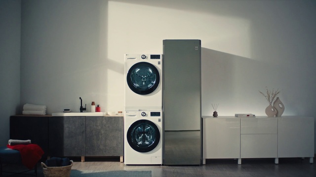 Video Reference N5: Clothes dryer, Washing machine, Automotive design, Interior design, Audio equipment, Material property, Home appliance, Gas, Major appliance, Electronic device