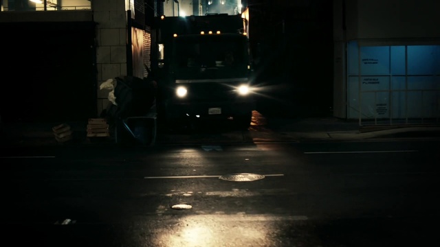 Video Reference N1: Tire, Automotive lighting, Light, Vehicle, Road surface, Asphalt, Wheel, Motor vehicle, Automotive design, Headlamp