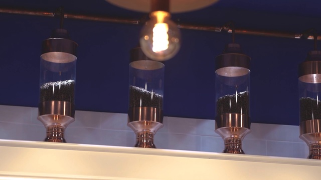 Video Reference N3: Light, Lamp, Light bulb, Gas, Event, Ceiling, Glass, Candle holder, Metal, Ceiling fixture