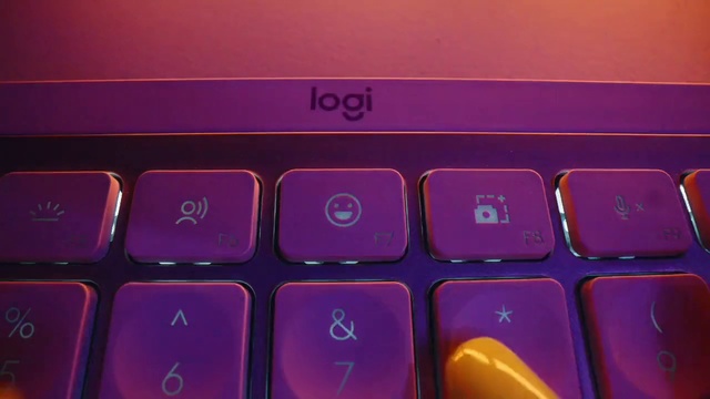 Video Reference N1: Computer, Laptop, Personal computer, Input device, Watch, Peripheral, Purple, Gadget, Netbook, Rectangle