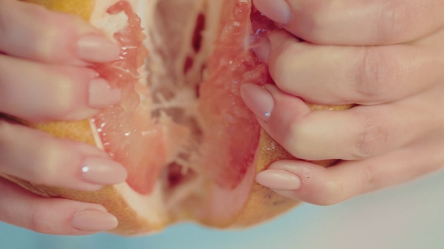 Video Reference N1: Hand, Food, Jaw, Animal product, Finger, Gesture, Ingredient, Thumb, Pink, Cuisine