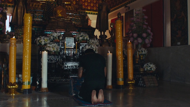 Video Reference N0: Temple, Building, City, Flooring, Picture frame, Darkness, Event, Temple, Place of worship, Human leg