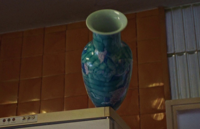 Video Reference N0: Creative arts, Vase, Artifact, Art, Gas, Wood, Tints and shades, Electric blue, Glass, Natural material