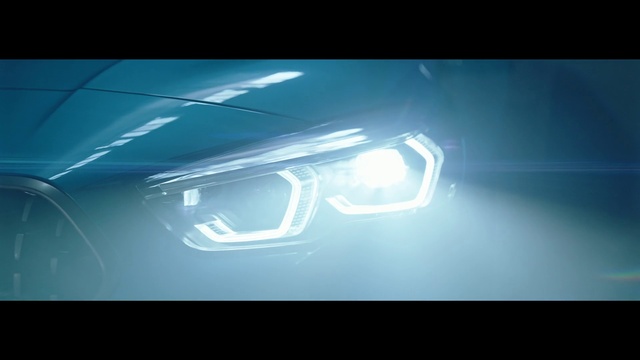 Video Reference N0: Automotive lighting, Vision care, Azure, Eyewear, Automotive design, Automotive exterior, Font, Personal protective equipment, Rectangle, Electric blue