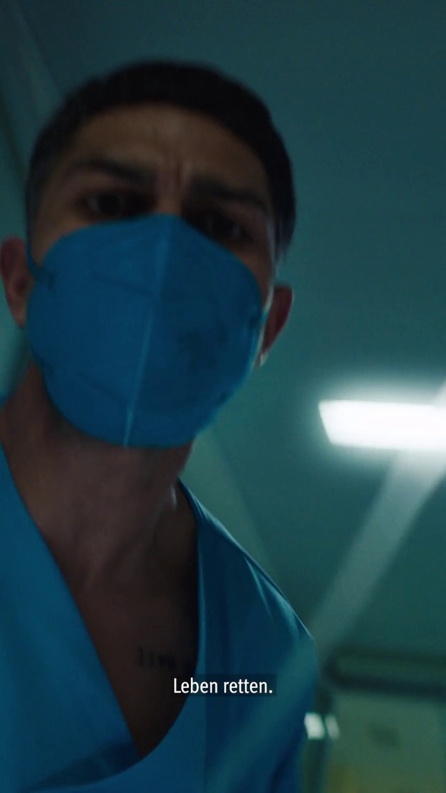 Video Reference N0: Forehead, Eyebrow, Eye, Vision care, Scrubs, Jaw, Neck, Health care provider, Surgeon, Headgear