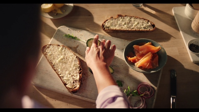 Video Reference N3: Food, Tableware, Recipe, Ingredient, Cuisine, Dish, Plate, Produce, Baked goods, Fast food