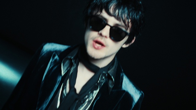 Video Reference N9: Hair, Glasses, Lip, Vision care, Outerwear, Eyebrow, Sunglasses, Mouth, Eyewear, Flash photography