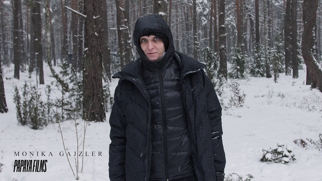 Video Reference N0: Plant, Snow, Tree, Sleeve, Wood, Street fashion, Freezing, Jacket, Natural material, Forest