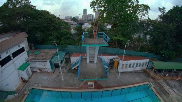 Video Reference N1: Water, Property, Cloud, Sky, Tree, Swimming pool, Outdoor recreation, Urban design, Leisure, Building