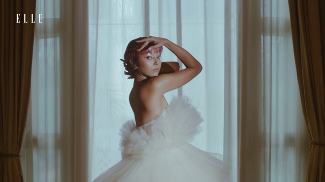 Video Reference N4: Clothing, Wedding dress, Hand, Shoulder, Bride, Bridal veil, Dress, Flash photography, Gown, Textile