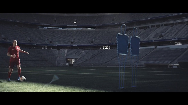 Video Reference N9: Player, Space, Floodlight, Electric blue, Darkness, Net, Sports equipment, City, Arena, Midnight