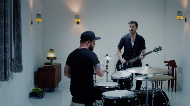 Video Reference N6: Membranophone, Idiophone, Microphone, Drum, Musical instrument, Musician, Public address system, Cymbal, Drumhead, Musical instrument accessory