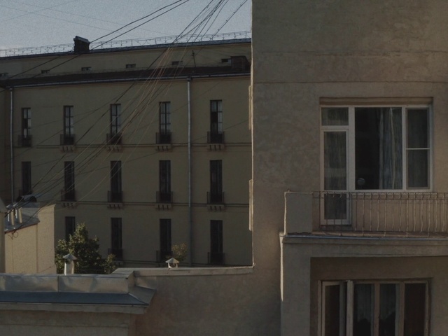 Video Reference N1: Window, Building, Fixture, Plant, Sky, Wood, Condominium, Facade, Tints and shades, Urban design