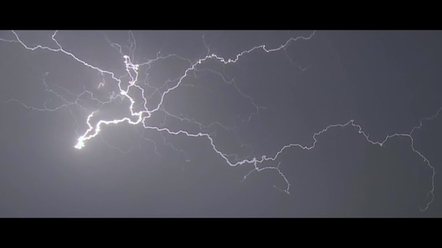 Video Reference N3: Lightning, Thunder, Sky, Atmosphere, Thunderstorm, Light, Electricity, Atmospheric phenomenon, Line, Rectangle
