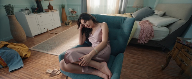 Video Reference N1: Hair, Joint, Cabinetry, Furniture, Arm, Shoulder, Leg, Comfort, Neck, Human body