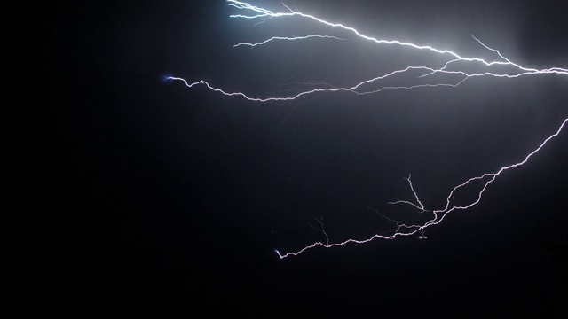 Video Reference N2: Lightning, Thunder, Atmosphere, Thunderstorm, Sky, Light, Lighting, Electricity, Atmospheric phenomenon, Line