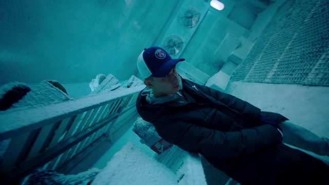 Video Reference N5: Water, Blue, Cap, Baseball cap, Aqua, Leisure, Electric blue, Fun, Recreation, Hat