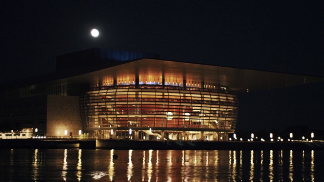 Video Reference N0: Water, Building, Light, Moon, Sky, Midnight, City, Facade, Lake, Metropolis