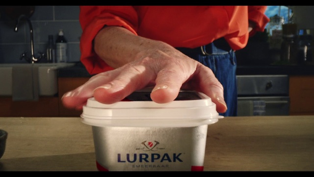 Video Reference N2: Drinkware, Fluid, Gas, Drink, Lid, Nail, Thumb, Paint, Plastic, Service