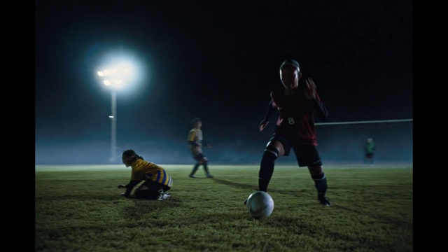 Video Reference N4: Sports equipment, Atmosphere, Football, Soccer, Shorts, Light, Ball, Player, Ball game, Soccer ball