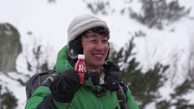 Video Reference N2: Smile, Snow, Glove, Jacket, Tree, Freezing, Microphone, Headgear, Sports equipment, Winter